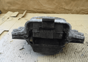 Łapa poducha skrzyni vw golf 1K0199555T 2