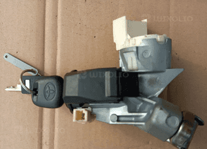 Toyota Yaris II   06-11 stacyjka kluczyk 2