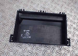 POKRYWKA OBUDOWA BEZPIECZNIKÓW OPEL ZAFIRA C RADOM 2