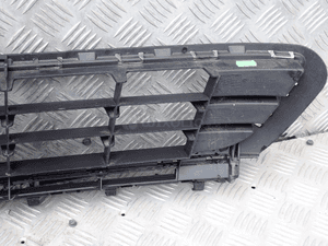 KRATKA ŚRODKOWA ZDERZAKA VW GOLF VII  5G0853677B 5
