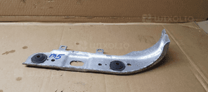 Uchwyt mocowanie chłodnicy lewy dolny BMW M5 G30 F90 7357221 2