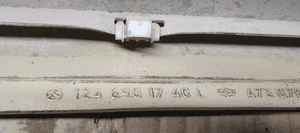 Listwa drzwi lewy tył tylna lewa Mercedes W124 1246901740 5