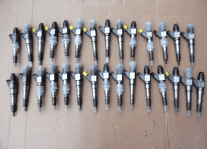 IVECO STRALIS CURSOR WTRYSKIWACZ 061534036 1