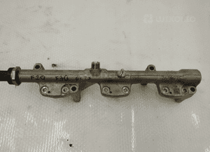 Bmw F20 F30 F45 listwa wtryskowa 7639975 1
