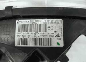 Renault captur ciemna lampa przednia prawa 9