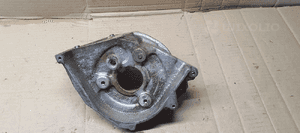 Łapa wspornik pompy wtryskowej Peugeot 307 2.0 HDI 96389217 3