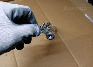 Listwa wtryskowa rurki BMW M5 G30 F90 4.4 V8 7852403 3