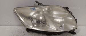 Przod przednia lampa prawa toyota auris E15 1