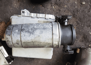 obudowa filtra paliwa bmw e 38 2,5 tds