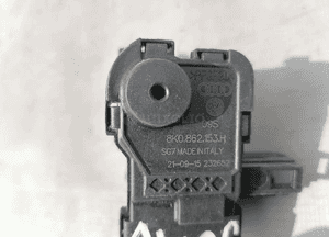 Siłownik klapki wlewu Audi Vw 8K0862153H 2