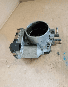 Przepustnica powietrza Audi A6 C5 2.4 078133062B 0280750030 4