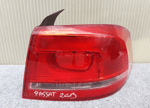 Lampa tył tylna prawa vw passat B7 oryginał 1