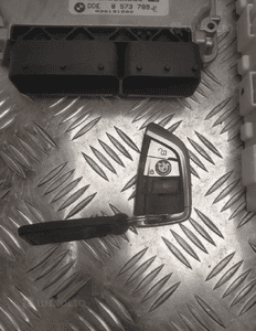 BMW X5 F15 3.0 KOMPUTER STEROWNIK SILNIKA KOMPLET FEM KLUCZ 9343370 8573789 5