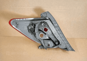 Lampa prawa tylna prawy tył toyota yaris iii 3 11-14 2