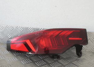 Lampa tylna tył lewa bmw X2 ii U10 led 2023 4