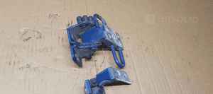 Zawias zawiasy drzwi prawy przód para Audi A4 B6 8E0831412 2