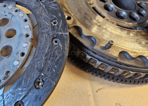 Volvo S60 V70 S80  2.4 B  T koło dwumasowe 9480480 9180662 5