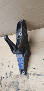 Łapa mocowanie wspornik kolektora ssącego BMW E46 1.9B 1743662 3