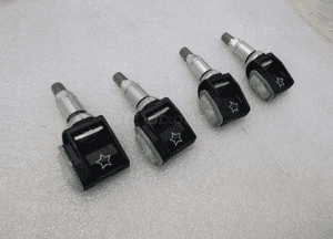 BMW 5 G30 / G31 7 G11 / G12 X3 G01 X4 G02 X5 G05 8 G15 G16 CZUJNIK CZUJNIKI CIŚNIENIA OPON TPMS NOWY 4