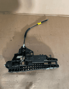 Mocowanie klamki prawy przód przednie prawe Audi A4 B8 8T0837886B 2