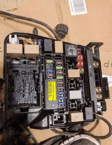 SKRZYNKA BEZPIECZNIÓW INSTALACJA KOMORY KIA CEED 91201-A2860 3