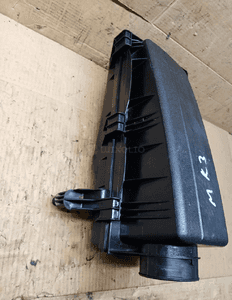 Obudowa filtra powietrza Ford Mondeo MK3 1.8 16V 1S71-9600-AE 2