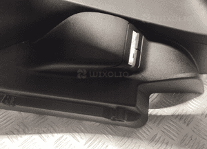 Bmw X1 F48 tapicerka osłona lewa słupka tylnego 7332819 8