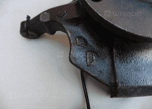 Zwrotnica piasta prawy lewy przód renault laguna ii 1,8i 1,9 dci 02-07r abs 7