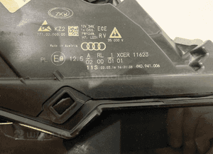 Audi Q7 4M Lampa przednia LED - Prawa 12712 8