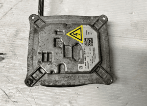 130732915301 RENAULT Lewy przedni moduł xenon 5