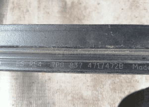 Listwa zgarniająca uszczelka lewa prawa przód Porsche Cayenne 2 II 7P0837471 7