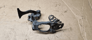Zamek rygiel maski przód Mercedes W210 2108870527 5