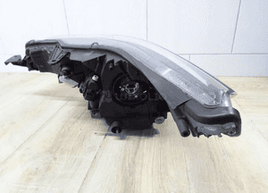 lampa prawa Przód Toyota Avensis T27 led 05-36 y57 6