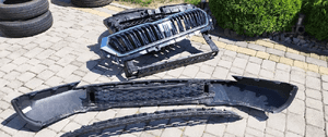 skoda karoq  pas przedni spoiler kratki zderzaka atrapa 1