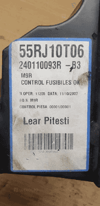 Obudowa skrzynka bezpieczników Renault Laguna III 243800004R 243820001R 4