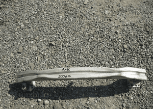 Audi A8 D3 lift belka zderzaka przednia 06- 1