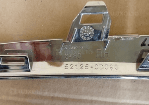 Chrom lewy kratki listwa halogena toyota yaris iii 3 lift 17-20 3