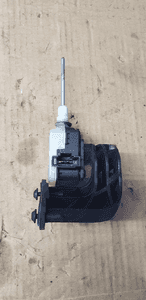 Siłownik klapki wlewu paliwa mocowanie Mercedes W169 A2038201997 A1698200714 3