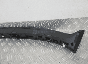 Lotka spoiler klapy tył toyot yaris iv 4 76085-K0010 2020 10