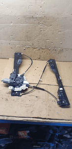 Mechanizm podnośnik szyby lewy przód przedni lewy Opel Zafira C 13260137 20951581 4