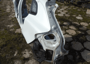 Volvo V40 D3 2014R 1,6D błotnik lewy tył tylny 707-46 2