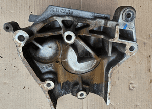 Opel Astra J 4 IV 2.0 CDTI łapa silnika wspornik 428702815 1