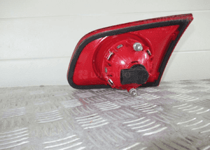 Lampa tylna tył lewa  w klapę vw passat B6 kombi 2005- 4