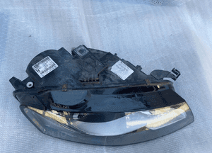 Audi A4 B8 bixenon prawy nieskrętny 08-11 2