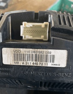LICZNIK ZEGAR E-KLASA W211 LIFT 2.2 CDI AUTOMAT 2