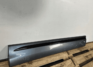 Listwa drzwi przod przednia lewa audi Q8 4M8 4M8853059D cala 2
