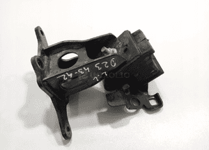 Łapa podpora poduszka silnika lewa nissan navara iv D23 NP300 2.3 dci 15-22 3