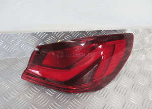 Lampa tylna tył prawa bmw 1 F40 led 647502 2019- 1