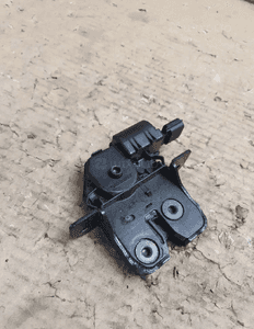 Renault Megane III Zamek Klapy Bagażnika 846300003R 3