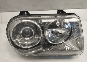 Chrysler 300C reflektor lampa przód przednia prawa xenon przetwornica 2